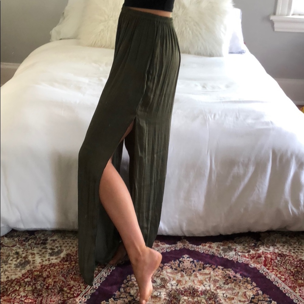 Silk like olive colored skirt!